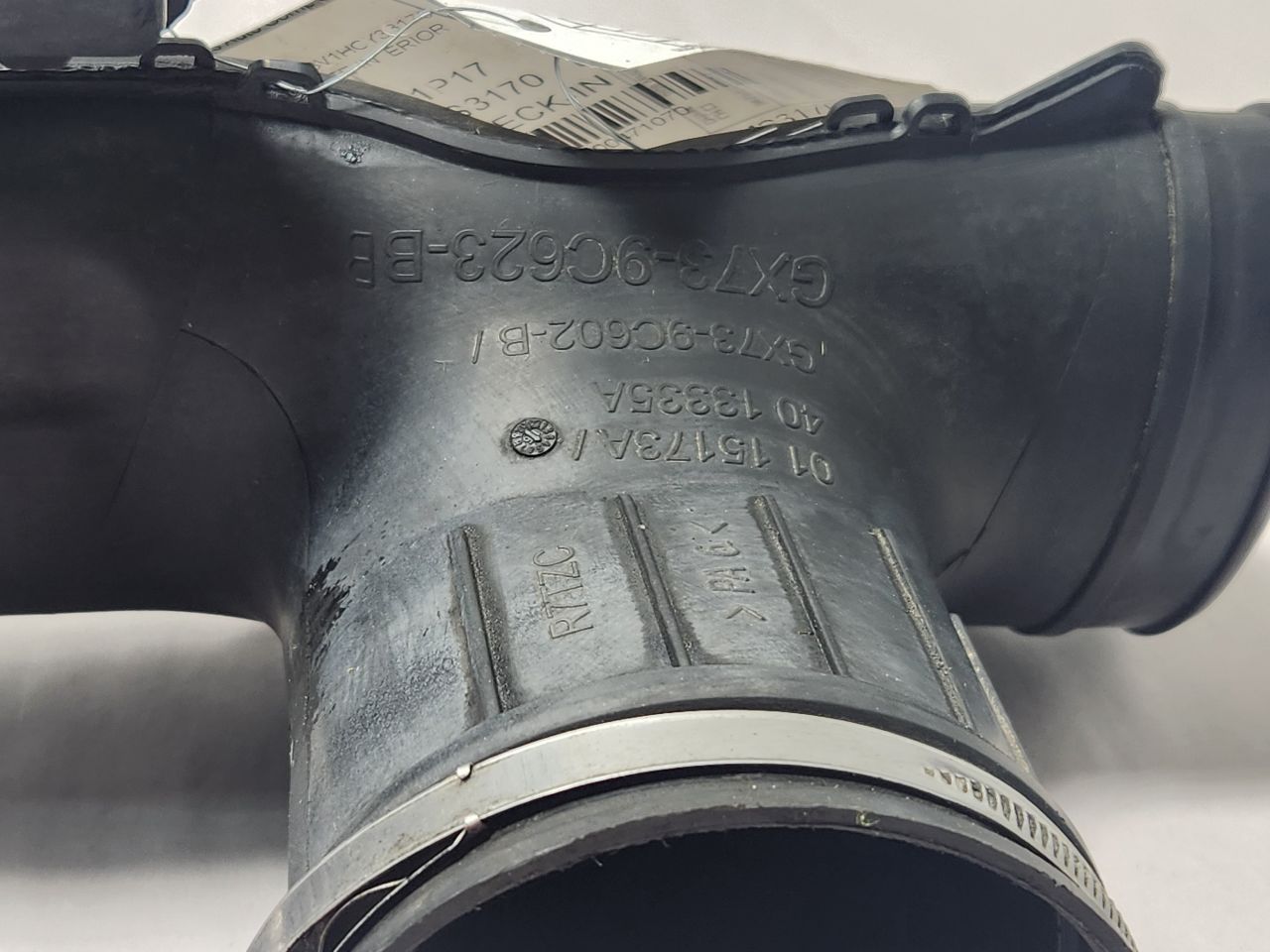 2017 JAGUAR XF 6cyl Supercharged 3.0 Air Tube/Resonator - 471070 — photo 3