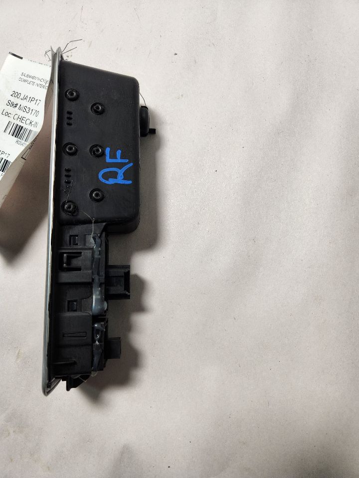 2017 JAGUAR XF 6cyl Supercharged 3.0 Front Door Switch - 471101 — photo 2