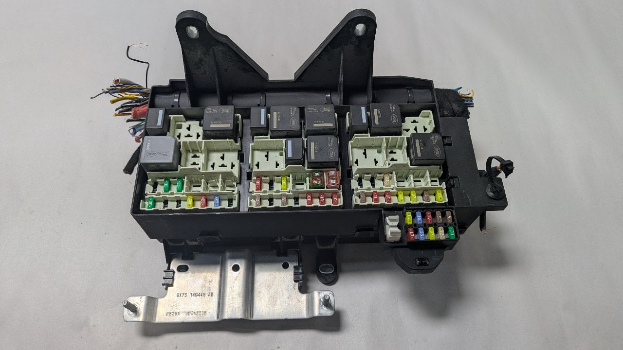 2017 JAGUAR XF 6cyl Supercharged 3.0 Fuse Box, Engine - 471627