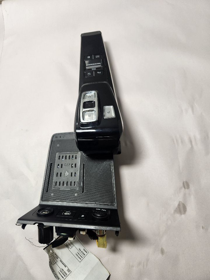 2020 HYUNDAI SONATA Console, Front - 471842 — photo 1