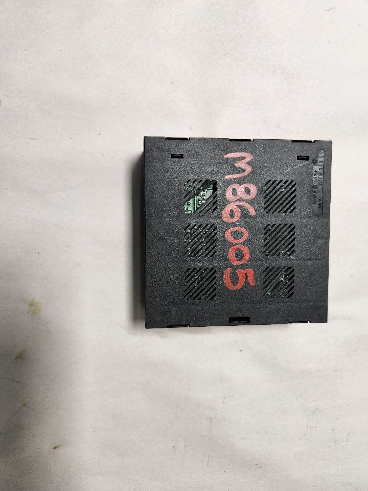 2008 BMW 750i Fuse Box, Engine - 471935 — photo 1