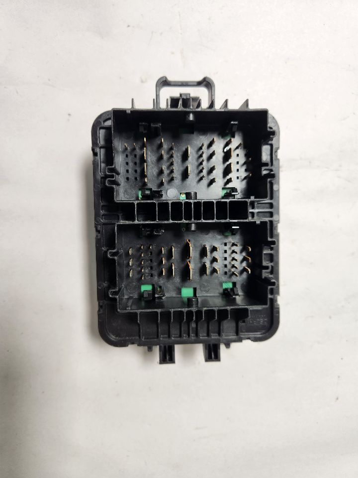 2021 CADILLAC CT4 2.0L 4cyl Turbo Gasoline Fuse Box, Engine - 472342