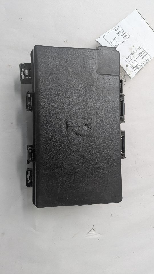 2015 DODGE 1500 PICKUP Fuse Box, Engine - 472596 — photo 1