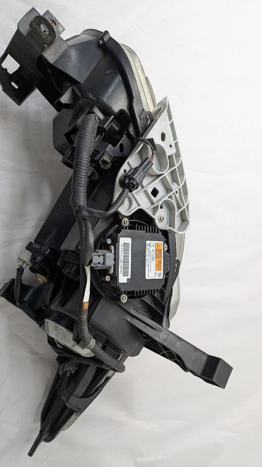 2013 INFINITI JX35 Left HEADLAMP ASSEMBLY - 472972