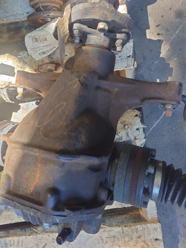 2017 GENESIS G80 CARRIER ASSEMBLY - 473176