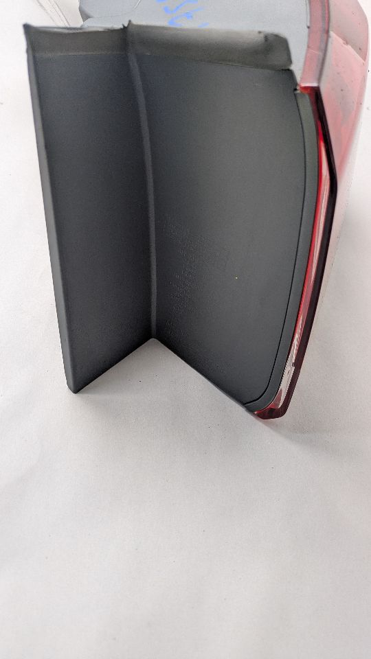 2017 GENESIS G80 Right TAIL LAMP - 473259 — photo 2