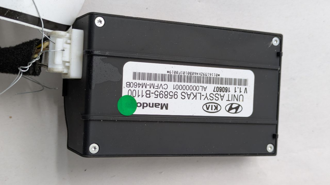 2017 GENESIS G80 Camera Projector - 473262 — photo 2