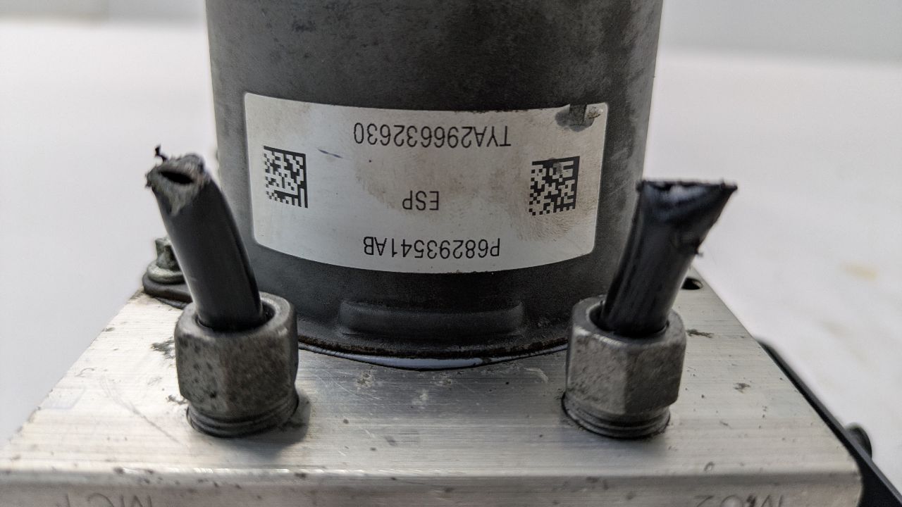 2017 JEEP CHEROKEE Anti-lock Brake Pts - 473578 — photo 3