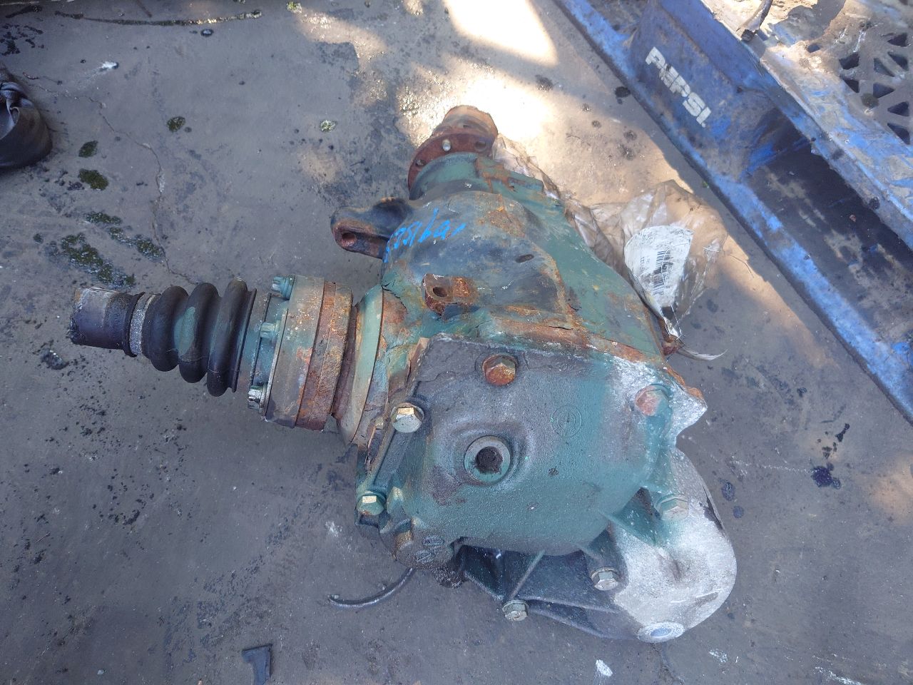 2012 BMW 128i CARRIER ASSEMBLY - 473603 — photo 2