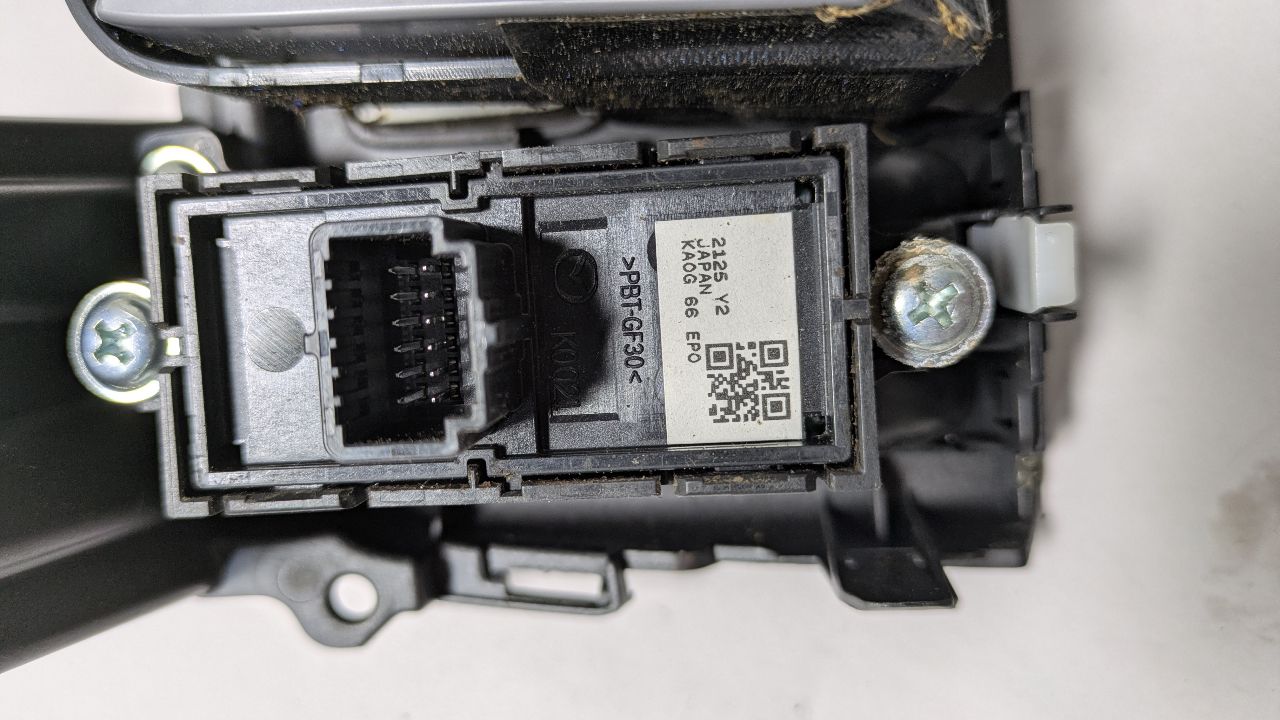 2016 MAZDA CX-5 4cyl Gasoline 2.5 DOHC Console, Front - 473777 — photo 5