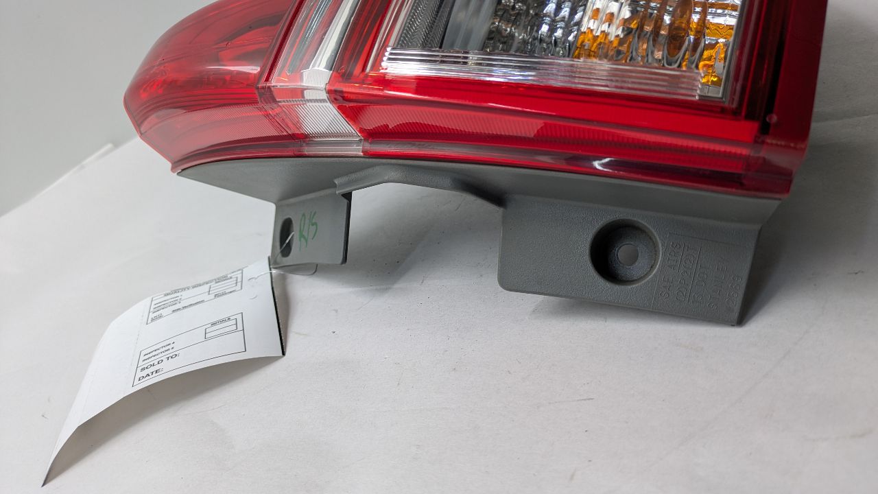 2016 HONDA CR-V Right TAIL LAMP - 473783 — photo 2