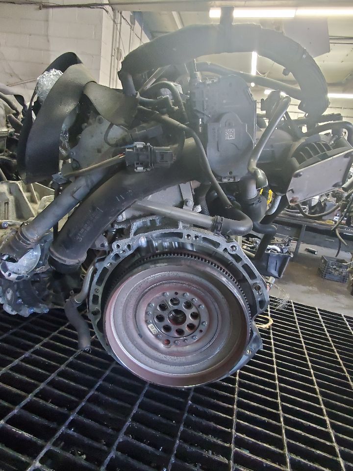 2017 INFINITI QX30 ENGINE ASSEMBLY - 474614 — photo 3