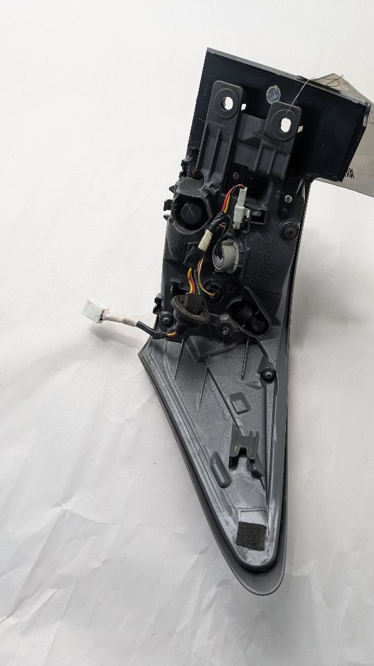 2014 LEXUS CT200H Left TAIL LAMP - 474985 — photo 5