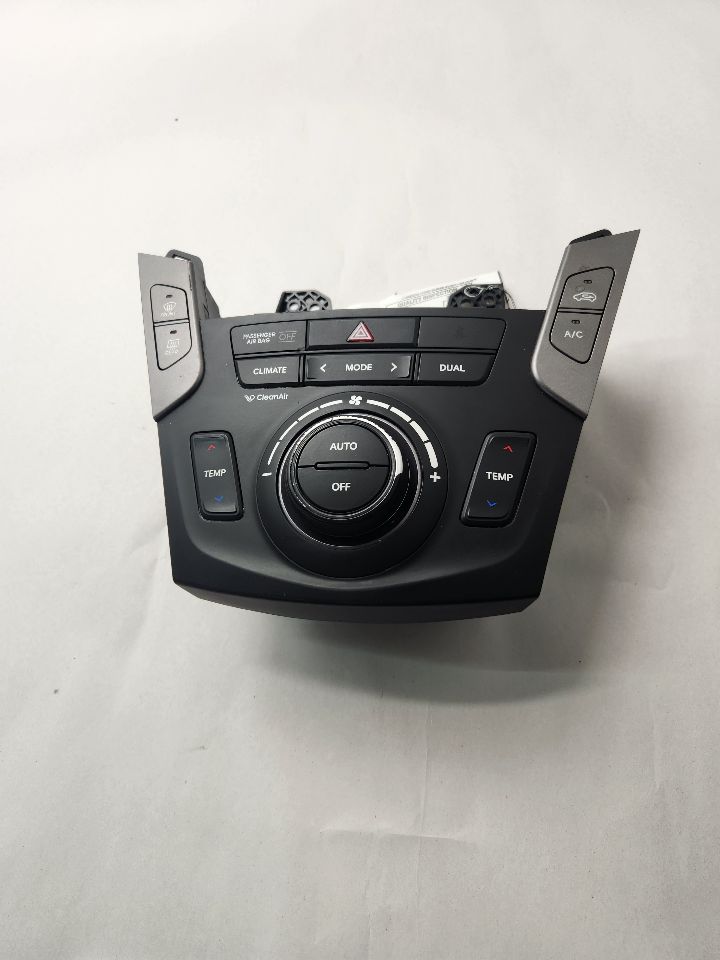 2015 HYUNDAI SANTA FE TEMP CONTROL - 475019 — photo 1