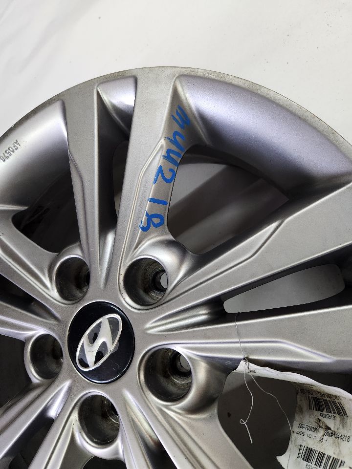 2017 HYUNDAI ELANTRA WHEEL - 475130 — photo 1