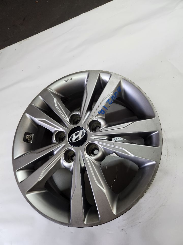 2017 HYUNDAI ELANTRA WHEEL - 475130 — photo 4