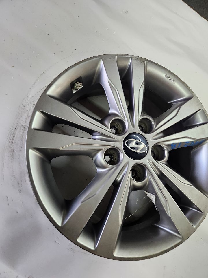 2017 HYUNDAI ELANTRA WHEEL - 475130 — photo 5