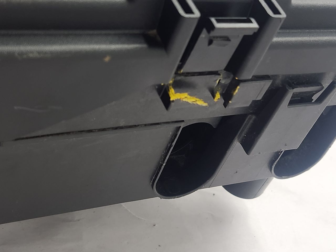 2025 JEEP GRAND CHEROKEE Fuse Box, Engine - 475521 — photo 4