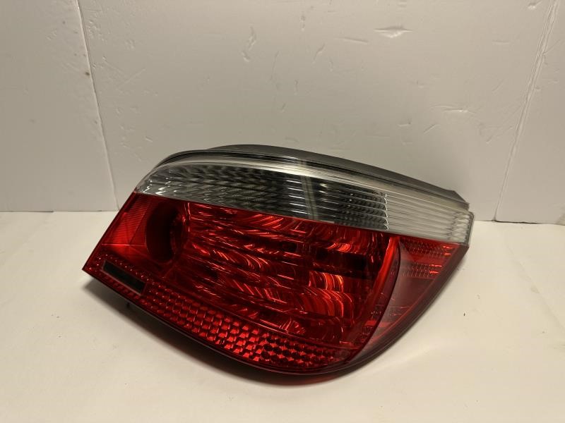 2007 BMW 525i Right TAIL LAMP - 476