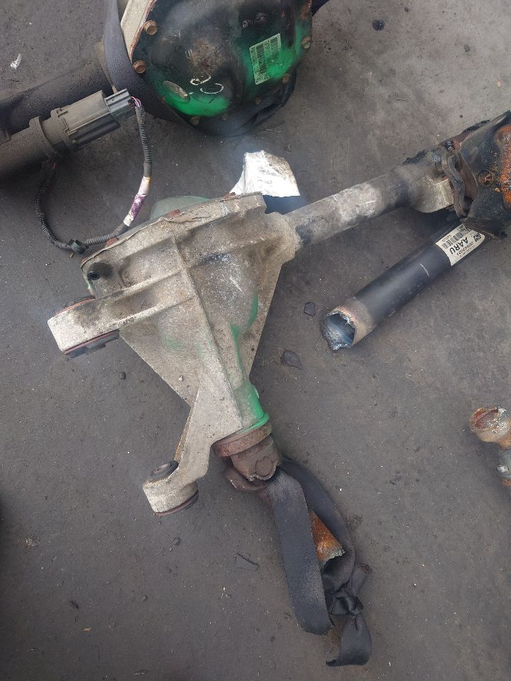 2010 FORD EXPLORER CARRIER ASSEMBLY - 476049