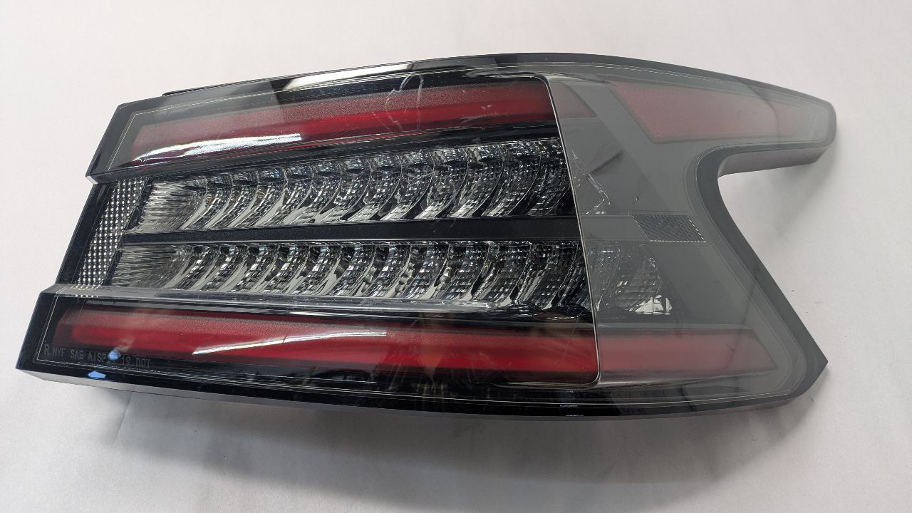 2019 NISSAN MAXIMA Left TAIL LAMP - 476116
