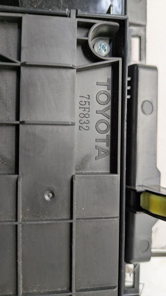 2016 TOYOTA COROLLA 4cyl Gasoline 1.8 TEMP CONTROL - 476181 — photo 4