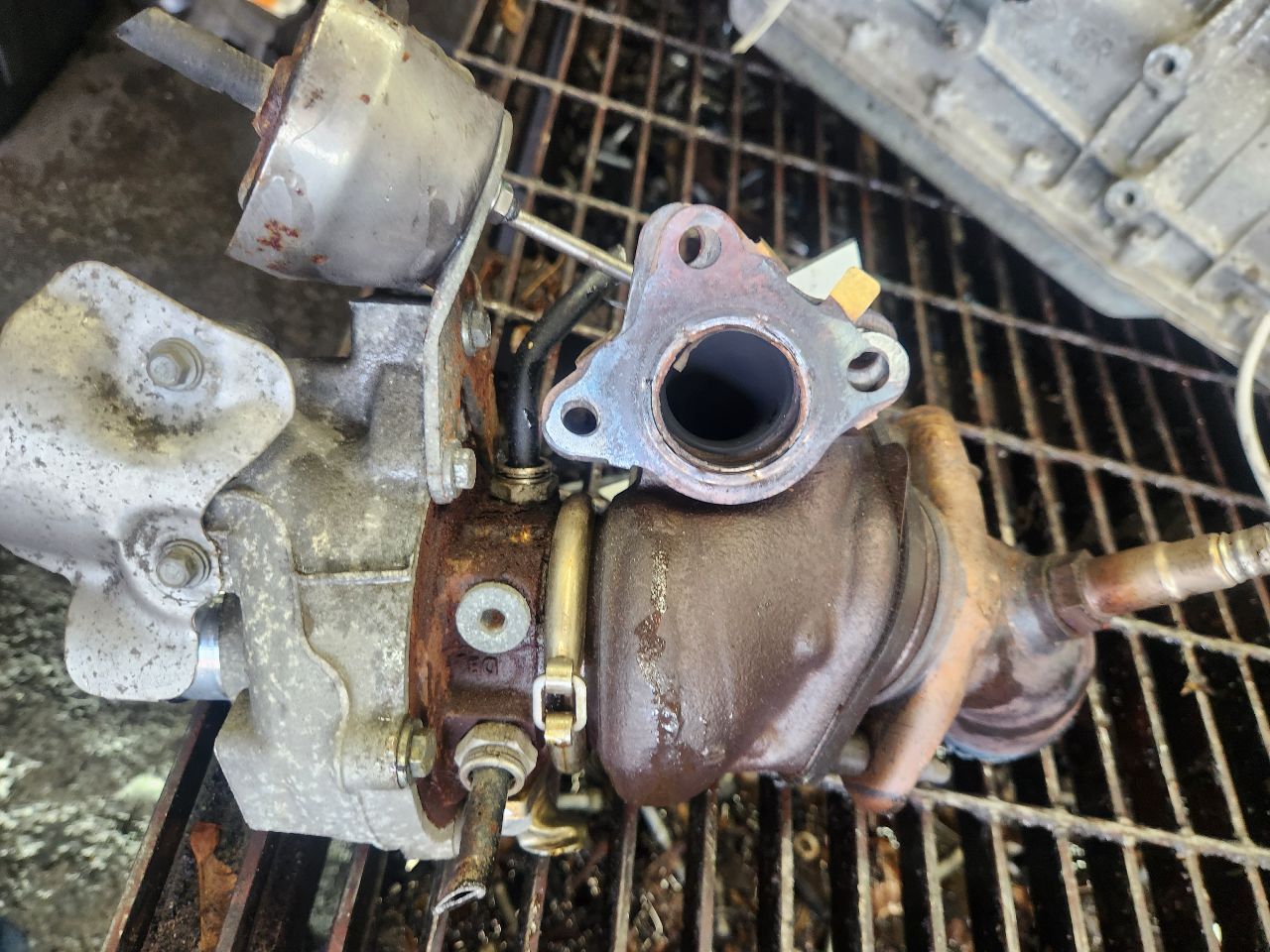 2017 FORD EXPEDITION Left Turbo-Supercharger - 476192 — photo 4