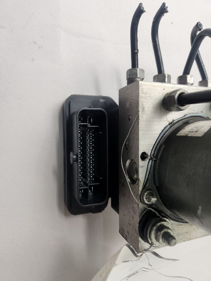 2014 JEEP CHEROKEE Anti-lock Brake Pts - 476258 — photo 2