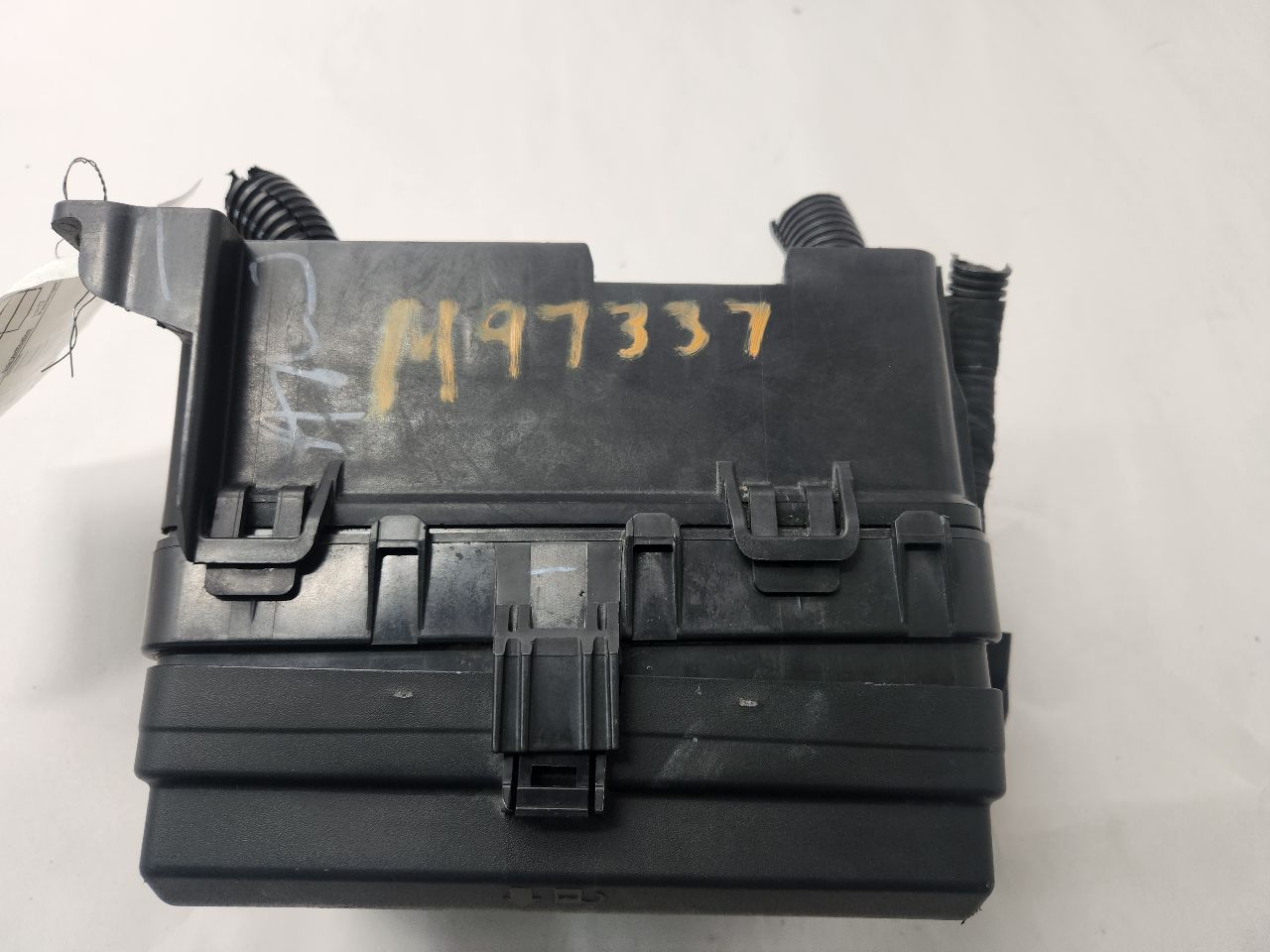 2020 CHEVROLET SILVERADO 1500 PICKUP Fuse Box, Engine - 476331 — photo 2