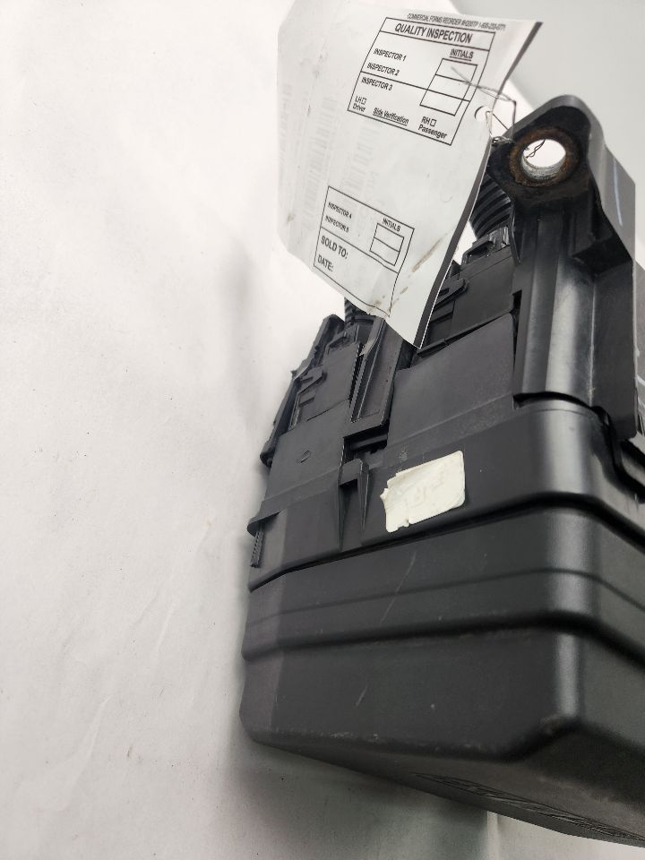 2020 CHEVROLET SILVERADO 1500 PICKUP Fuse Box, Engine - 476331 — photo 4