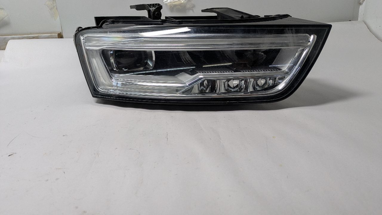 2018 AUDI Q3 Right HEADLAMP ASSEMBLY - 476504