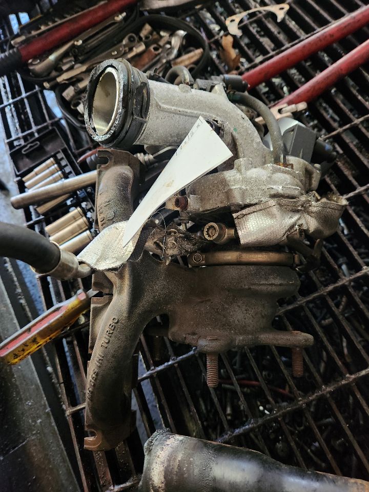 2018 AUDI Q3 EXHAUST MANIFOLD - 476506 — photo 1