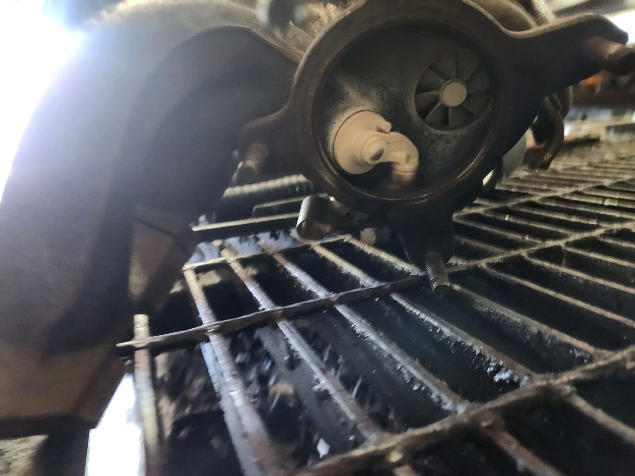 2018 AUDI Q3 EXHAUST MANIFOLD - 476506 — photo 2