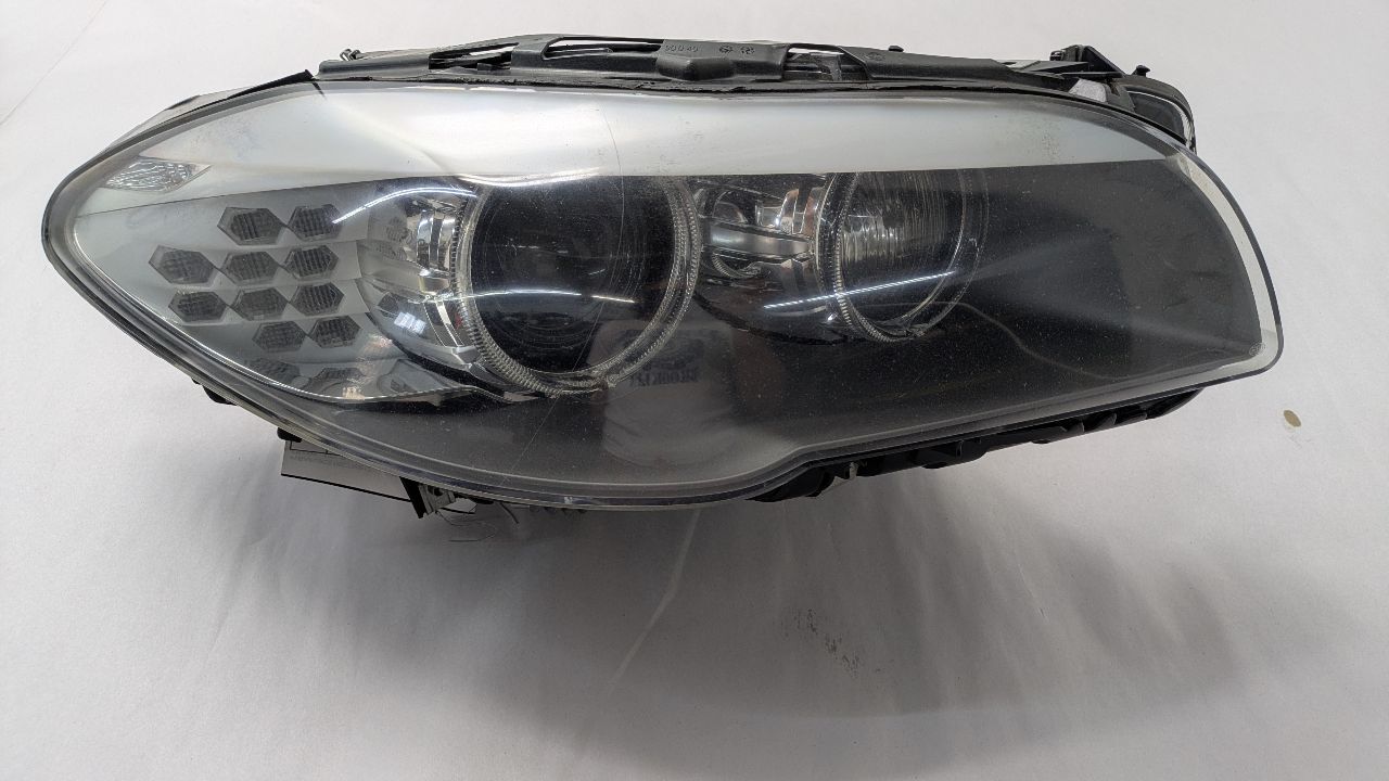 2011 BMW 550i Right HEADLAMP ASSEMBLY - 476514