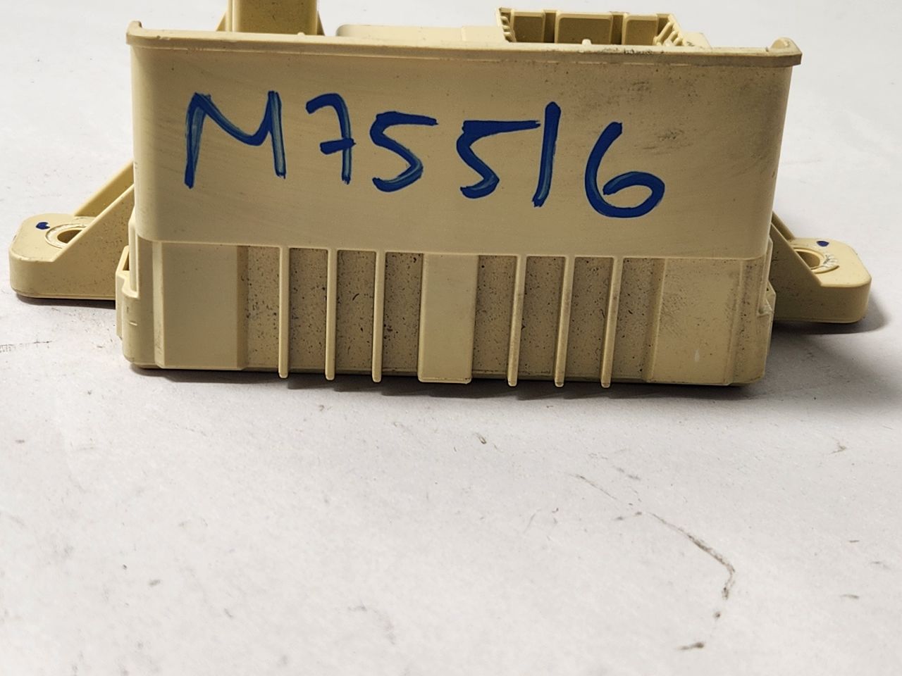 2017 GENESIS G80 Fuse Box, Engine - 476570 — photo 3