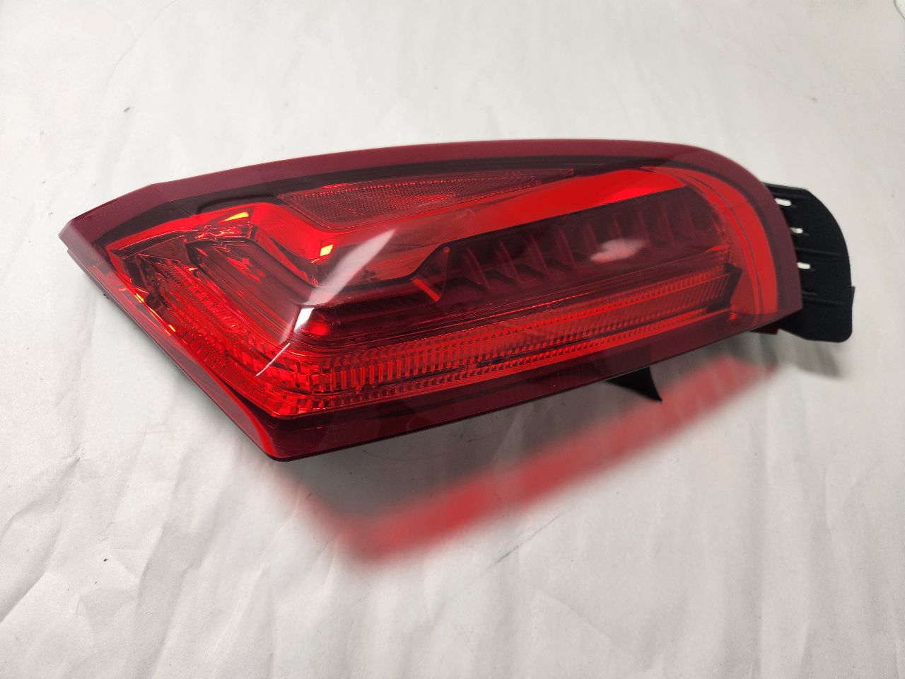 2014 CADILLAC XTS 6cyl Gasoline 3.6 Right TAIL LAMP - 476577