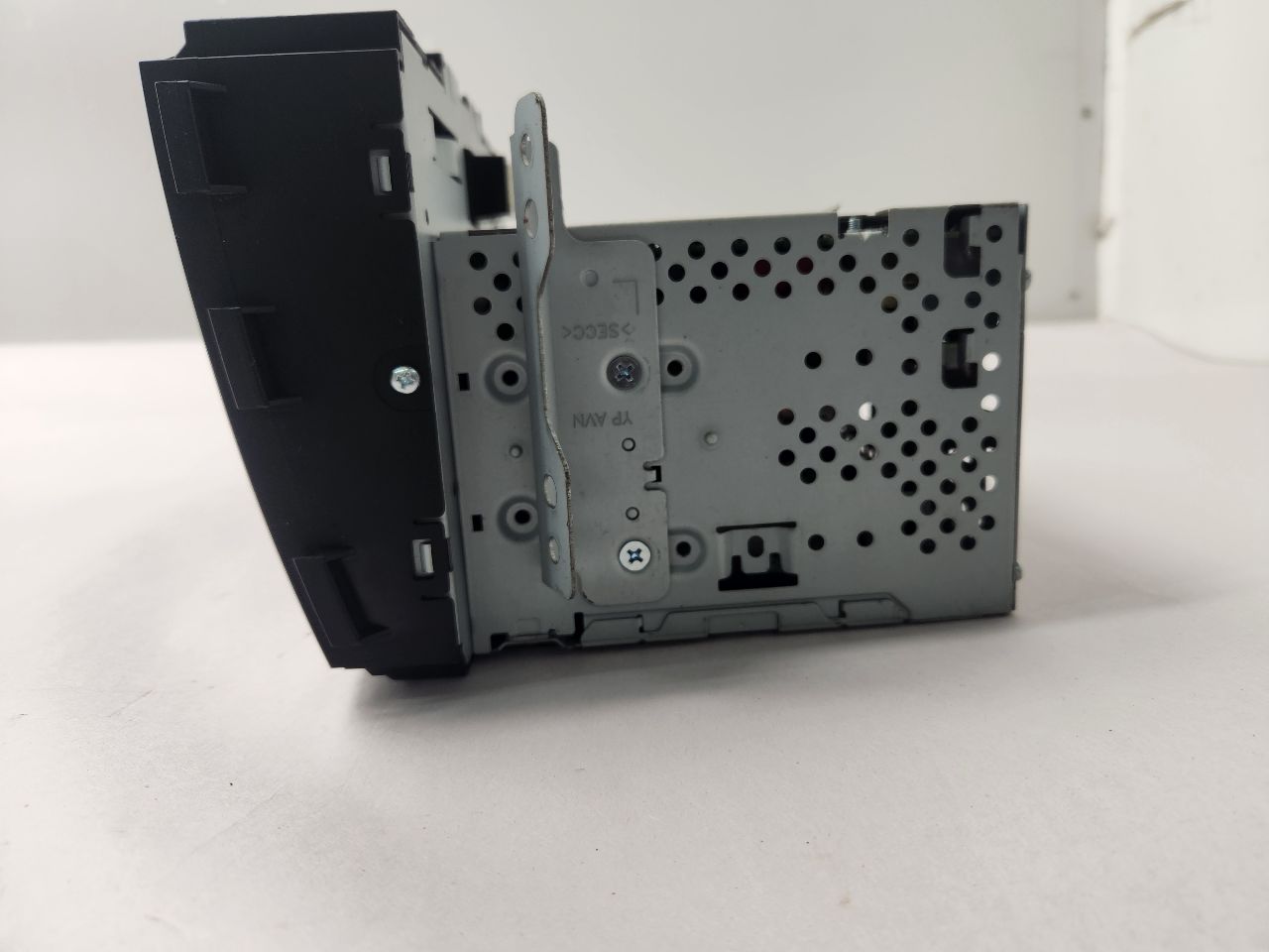 2015 KIA SEDONA 6cyl Gasoline 3.3 Radio Audio - 476644 — photo 2