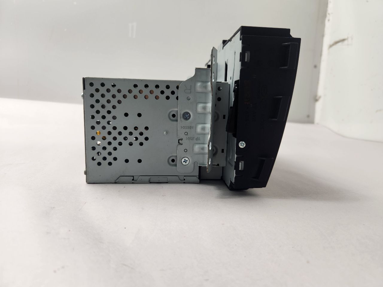 2015 KIA SEDONA 6cyl Gasoline 3.3 Radio Audio - 476644 — photo 3