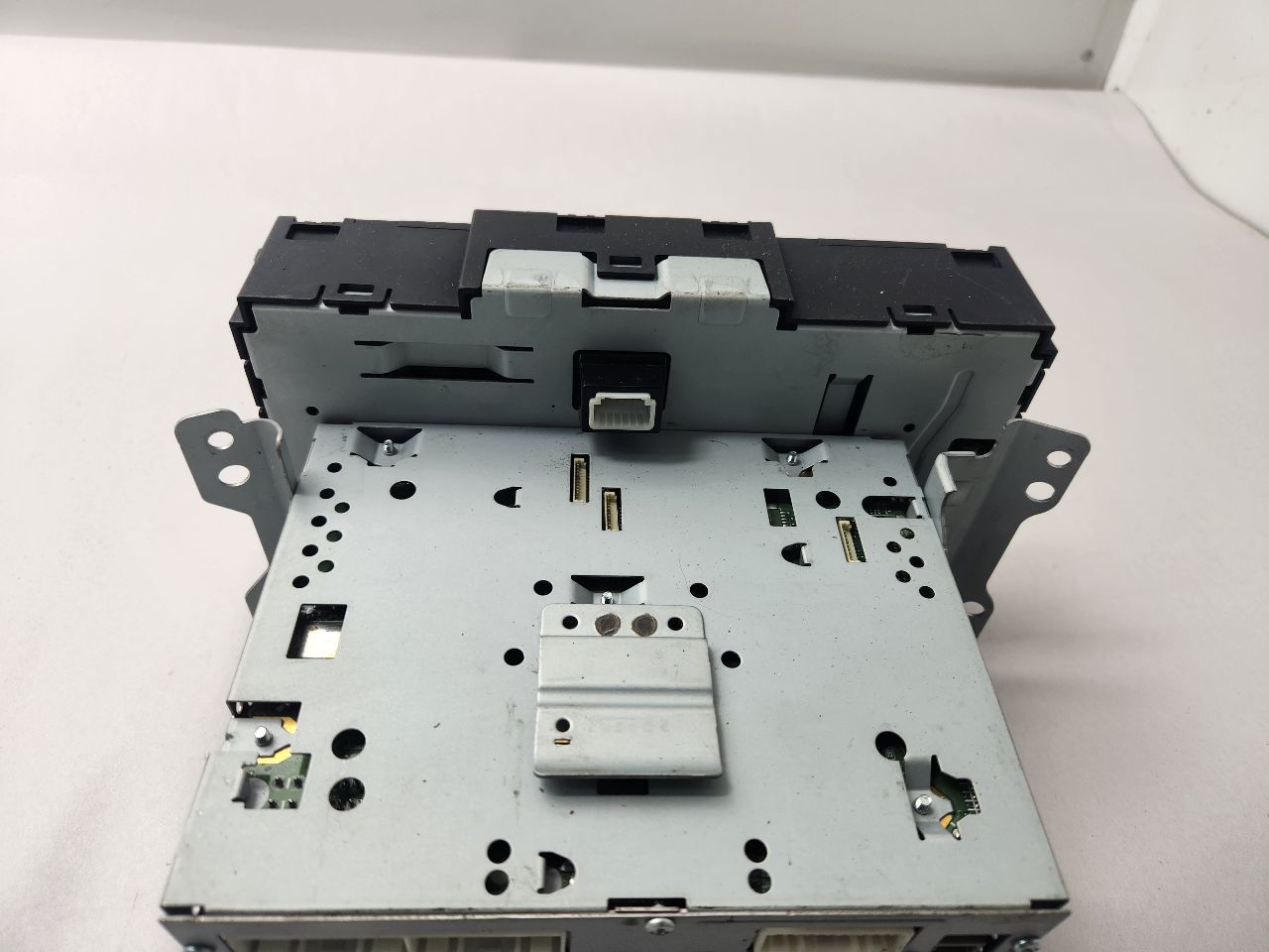 2015 KIA SEDONA 6cyl Gasoline 3.3 Radio Audio - 476644 — photo 4