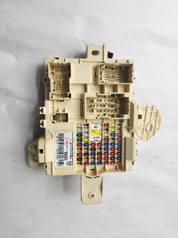 2017 KIA SORENTO Fuse Box, Cabin - 476663 — photo 1