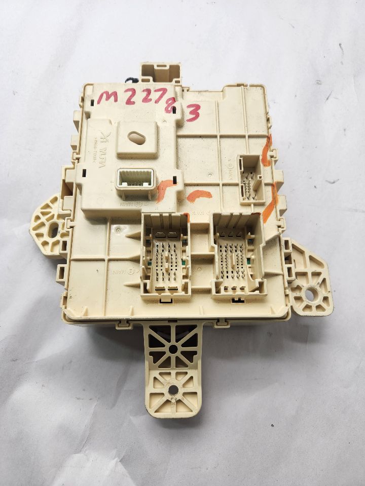2017 KIA SORENTO Fuse Box, Cabin - 476663 — photo 3