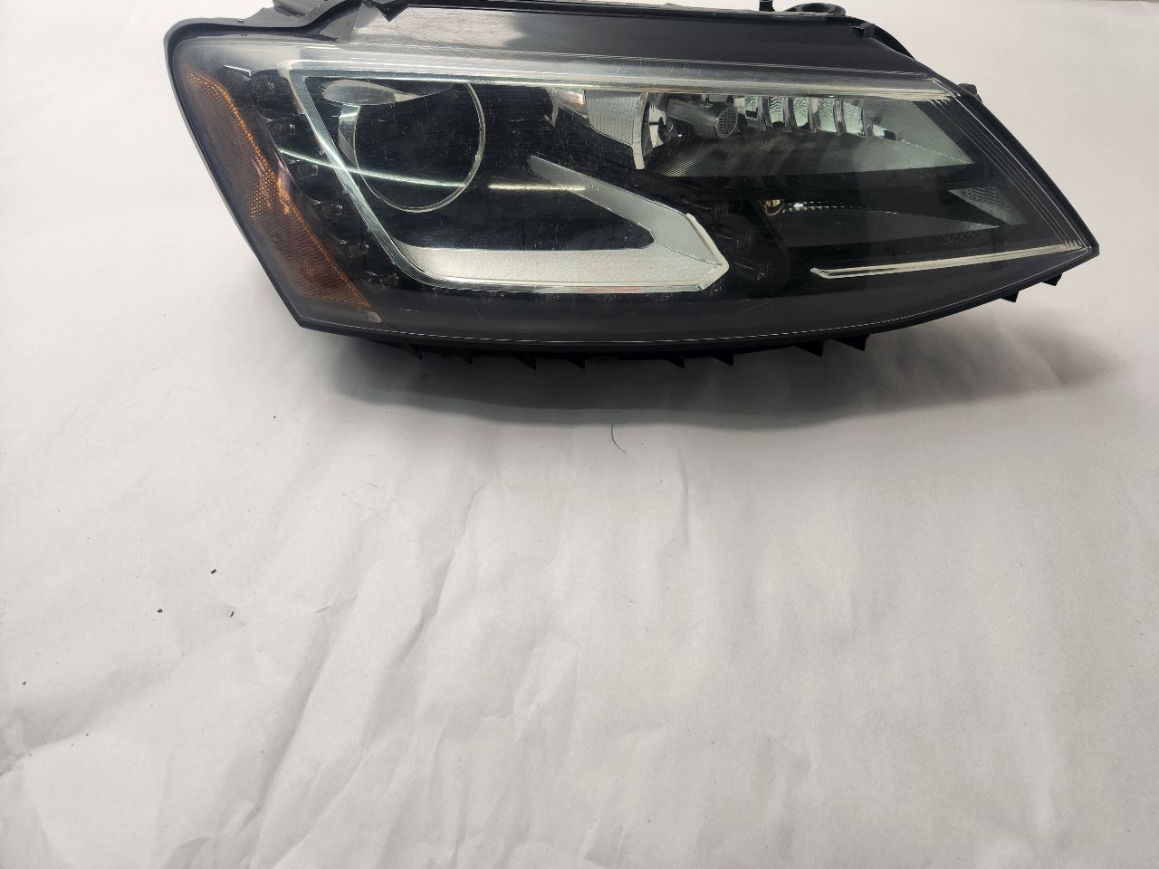 2013 VOLKSWAGEN JETTA Right HEADLAMP ASSEMBLY - 476830