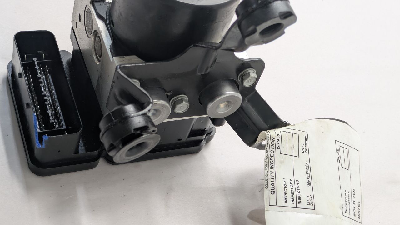 2013 HYUNDAI GENESIS Anti-lock Brake Pts - 476945 — photo 4