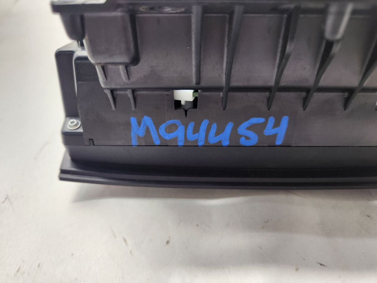 2015 FORD EDGE Radio Audio - 476995 — photo 4
