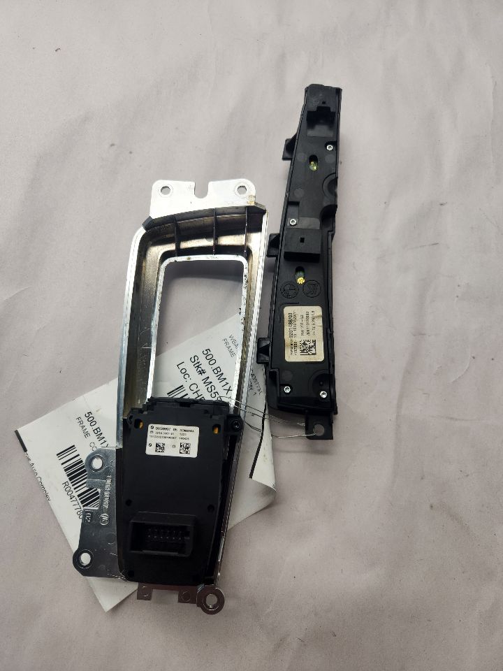 2012 BMW 750i Console, Front - 477780 — photo 2