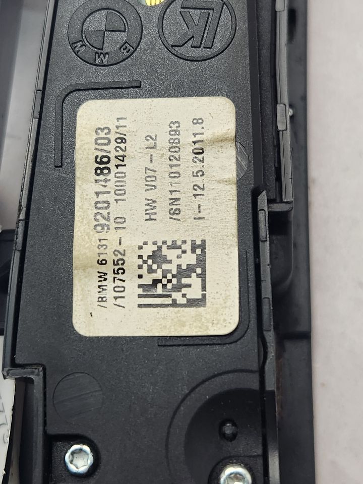 2012 BMW 750i Console, Front - 477780 — photo 3