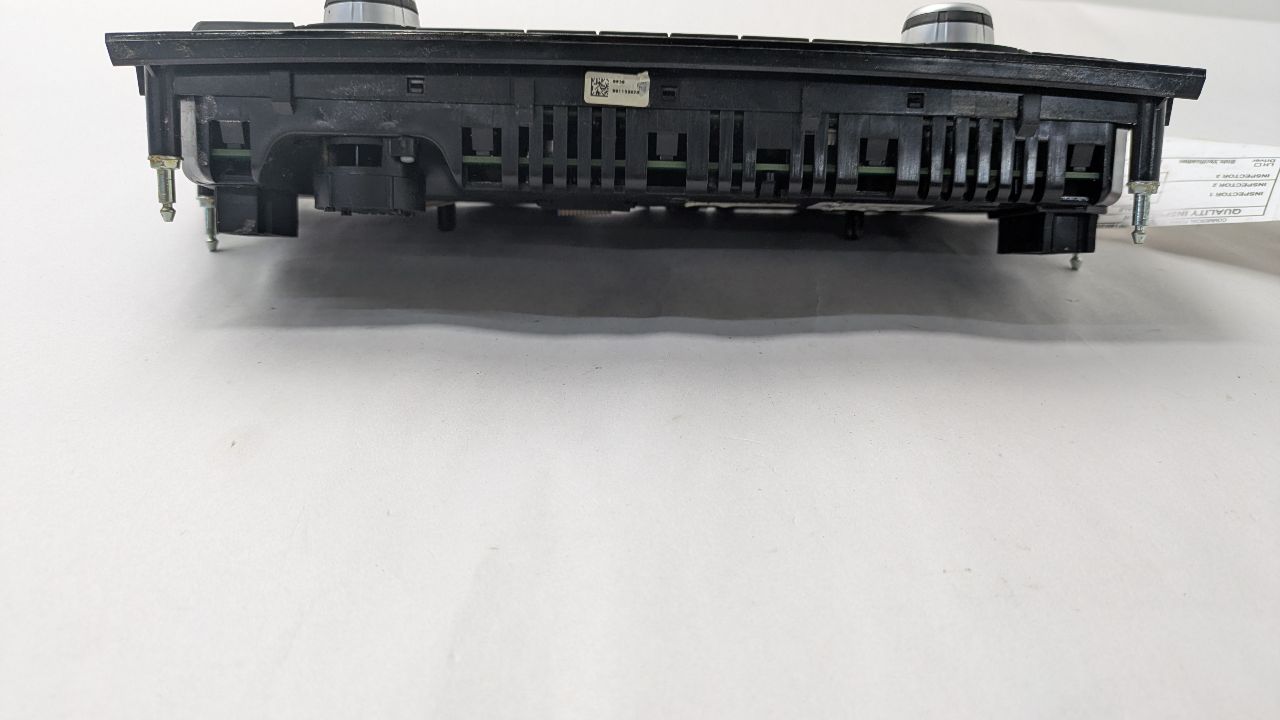 2012 BMW 750i Radio Audio - 477788 — photo 2