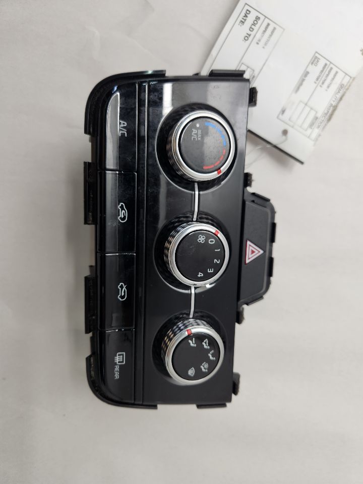 2022 KIA SORENTO TEMP CONTROL - 477845 — photo 1