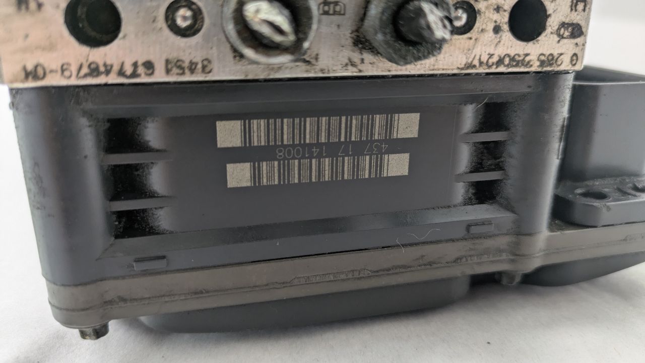 2008 BMW 528i Anti-lock Brake Pts - 477864 — photo 3