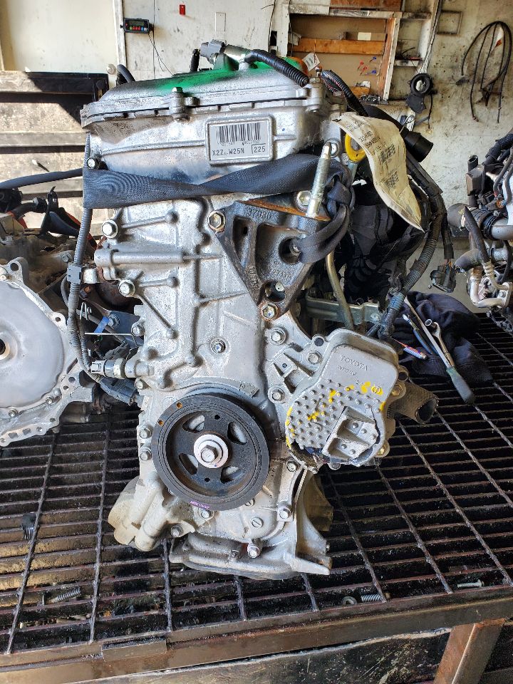2015 TOYOTA PRIUS ENGINE ASSEMBLY - 478254